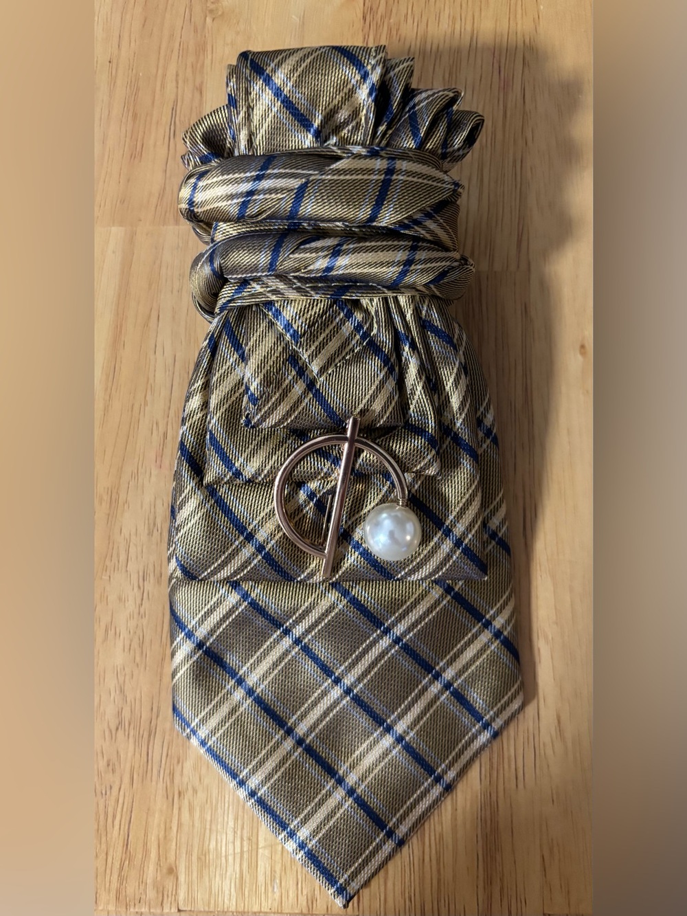 Classic Plaid Men's Tie with brooch- Tan and Blue